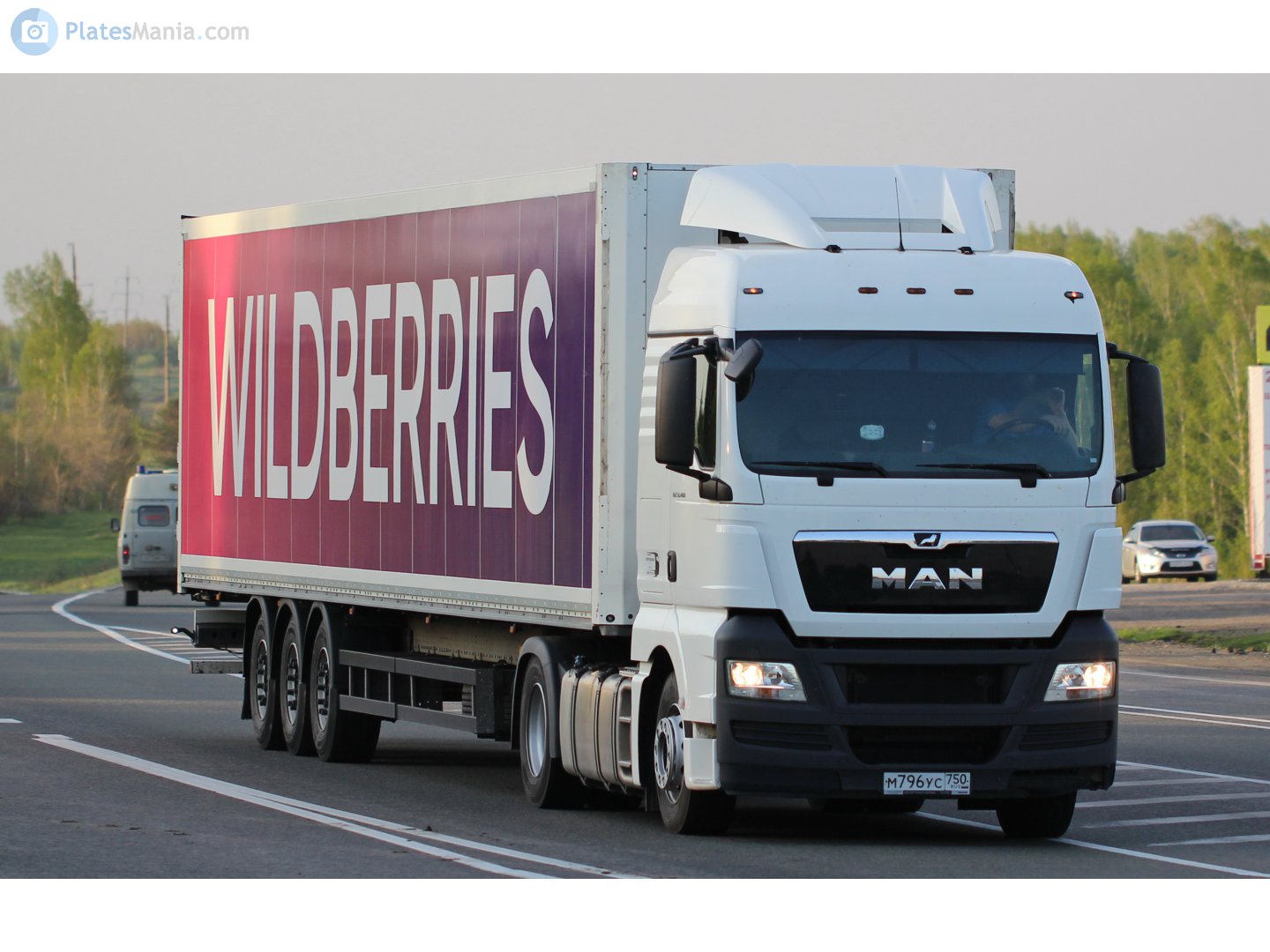 Газель вайлдберриз. Валберис работа на своей машине. Валберис работа на своей машине. Wildberries фура. Вайлдберриз склад фуры.