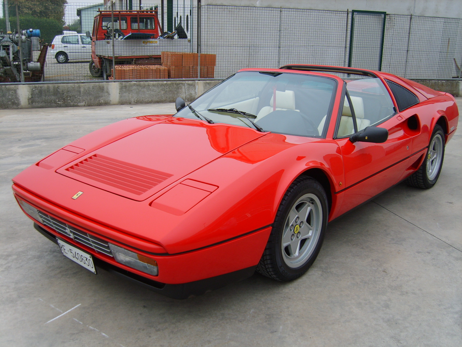RE 540630, Ferrari GTS Turbo 