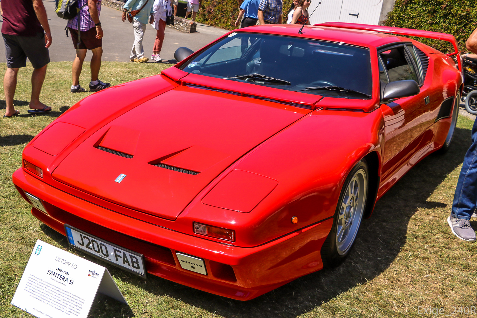 J200FAB, De Tomaso Pantera 