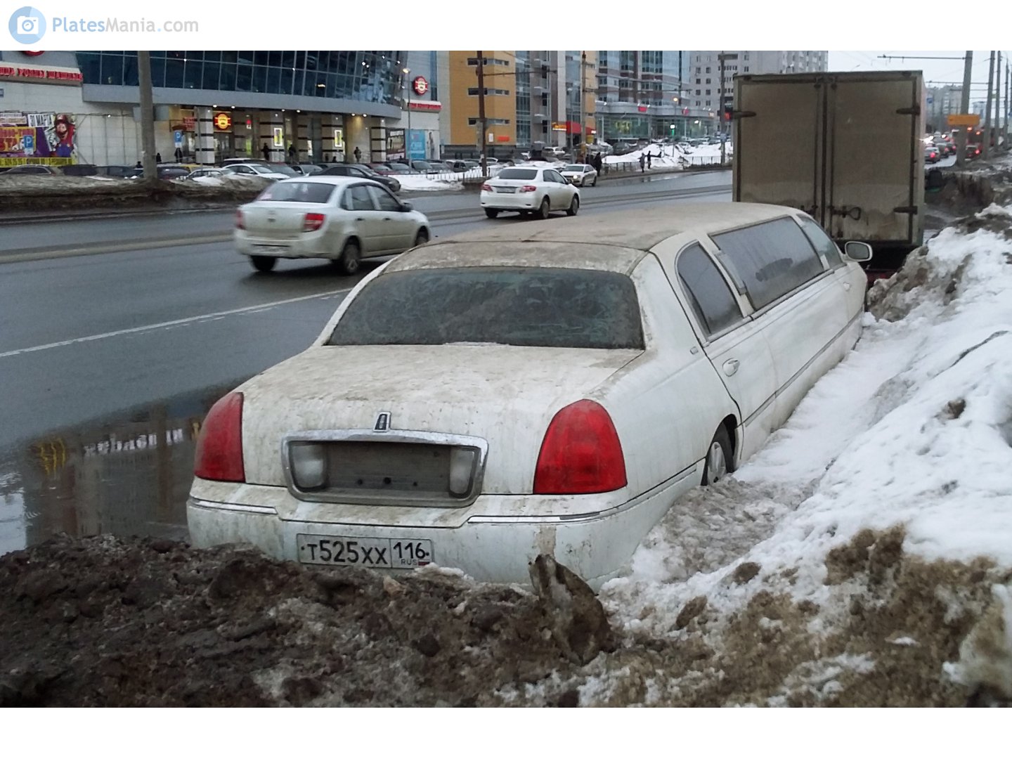 т 525 хх 116, Lincoln Town Car 3rd gen (FN145), facelift, 2003–2011