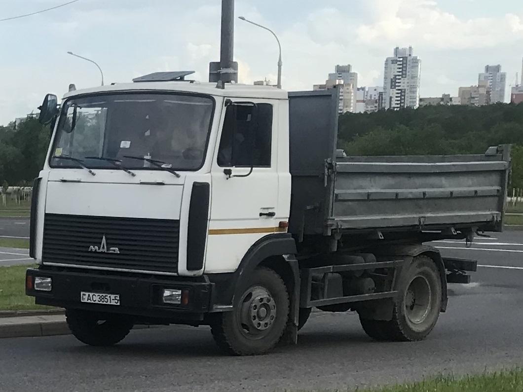 Самосвал маз 5550в3-480-012. Маз 4570 шасси. Маз грузоподъемность. Маз 5550 с5самосвал. Маз грузоподъемность.