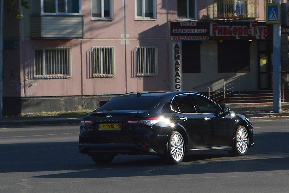 B 1418 18, Toyota Camry 8th gen (XV70), 2017–