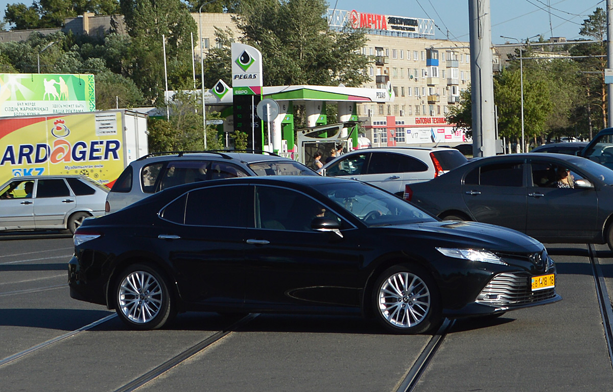 B 1418 18, Toyota Camry 8th gen (XV70), 2017–