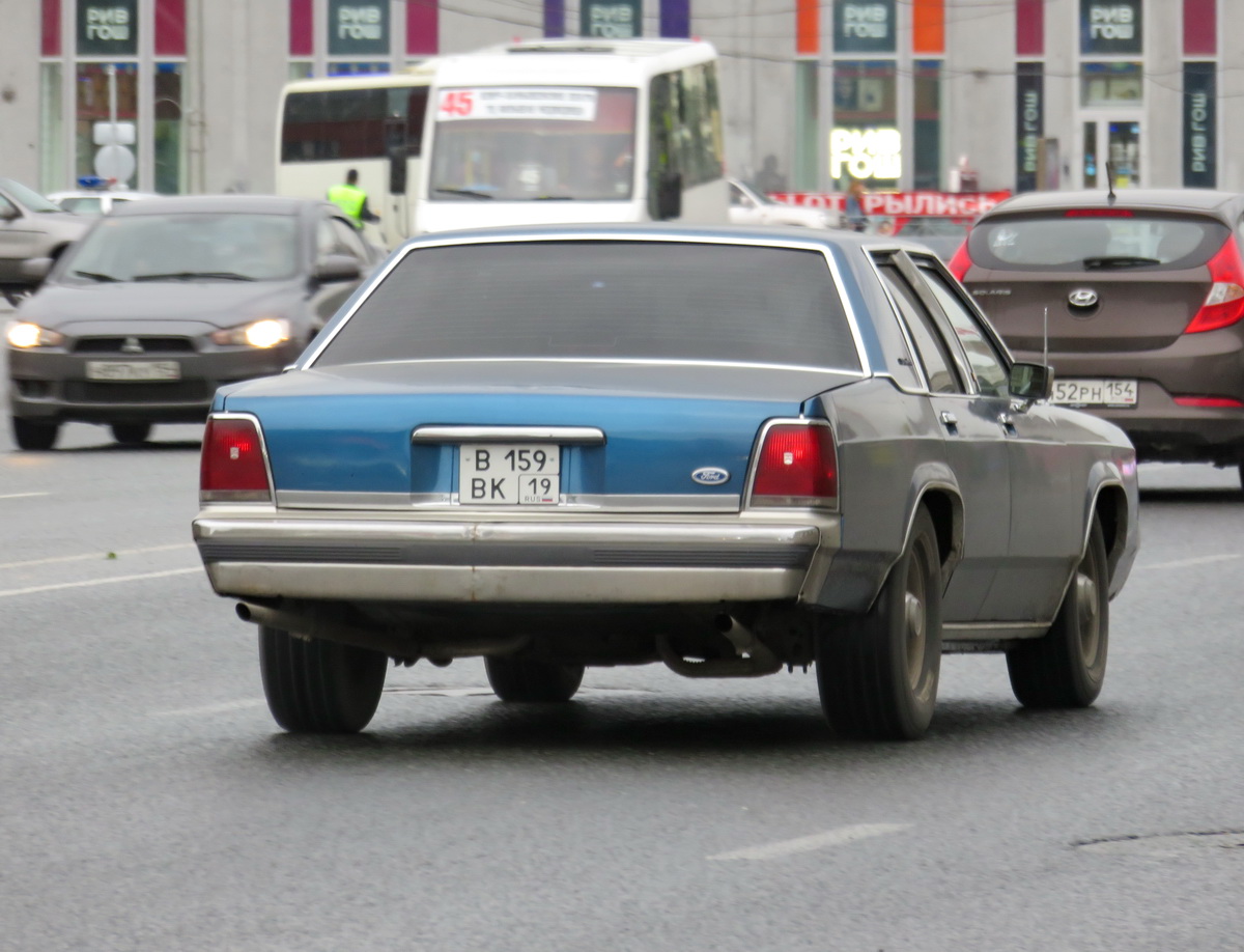 в 159 вк 19, Ford Crown Victoria LTD 4-door Sedan (54K), 1979–1991
