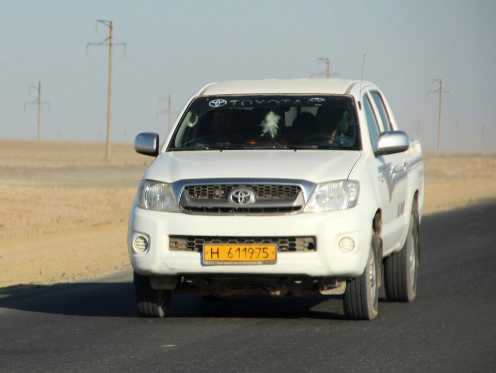 H 611975, Toyota Hilux 