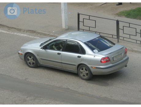 т562нр77, Volvo S40