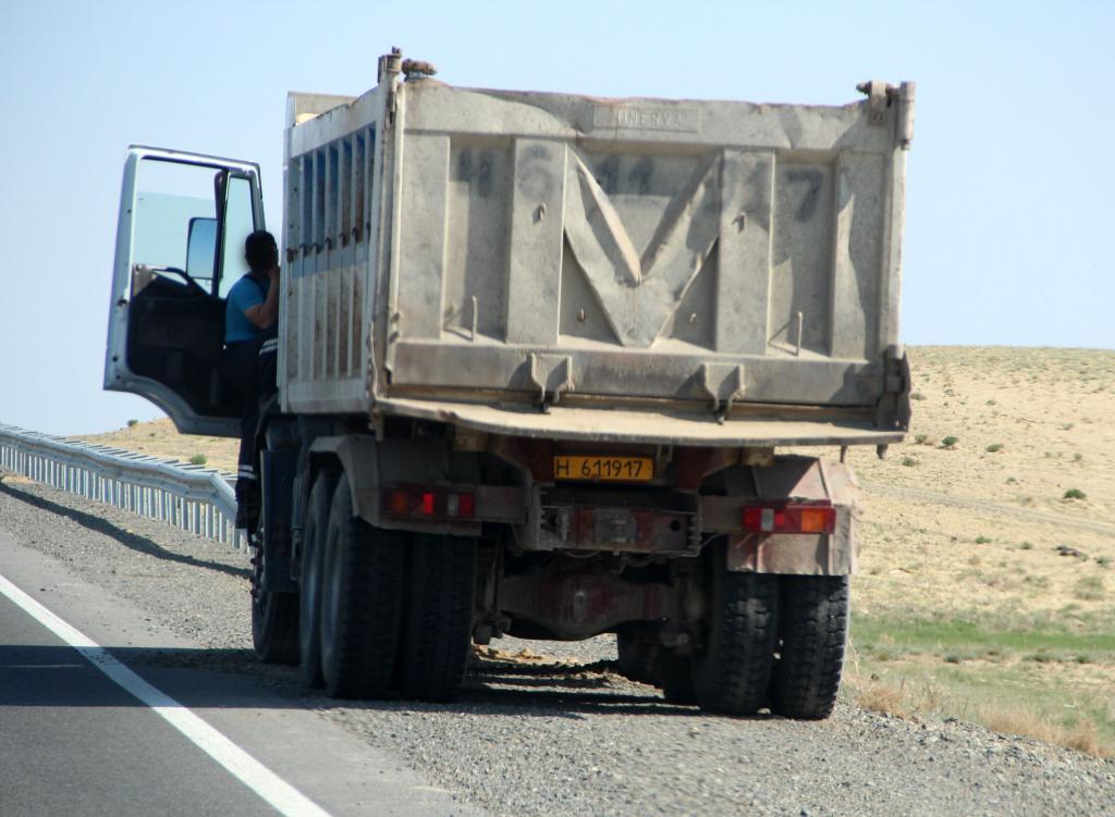 H 611917, Shacman (Shaanxi) F2000 1st gen, 2003–