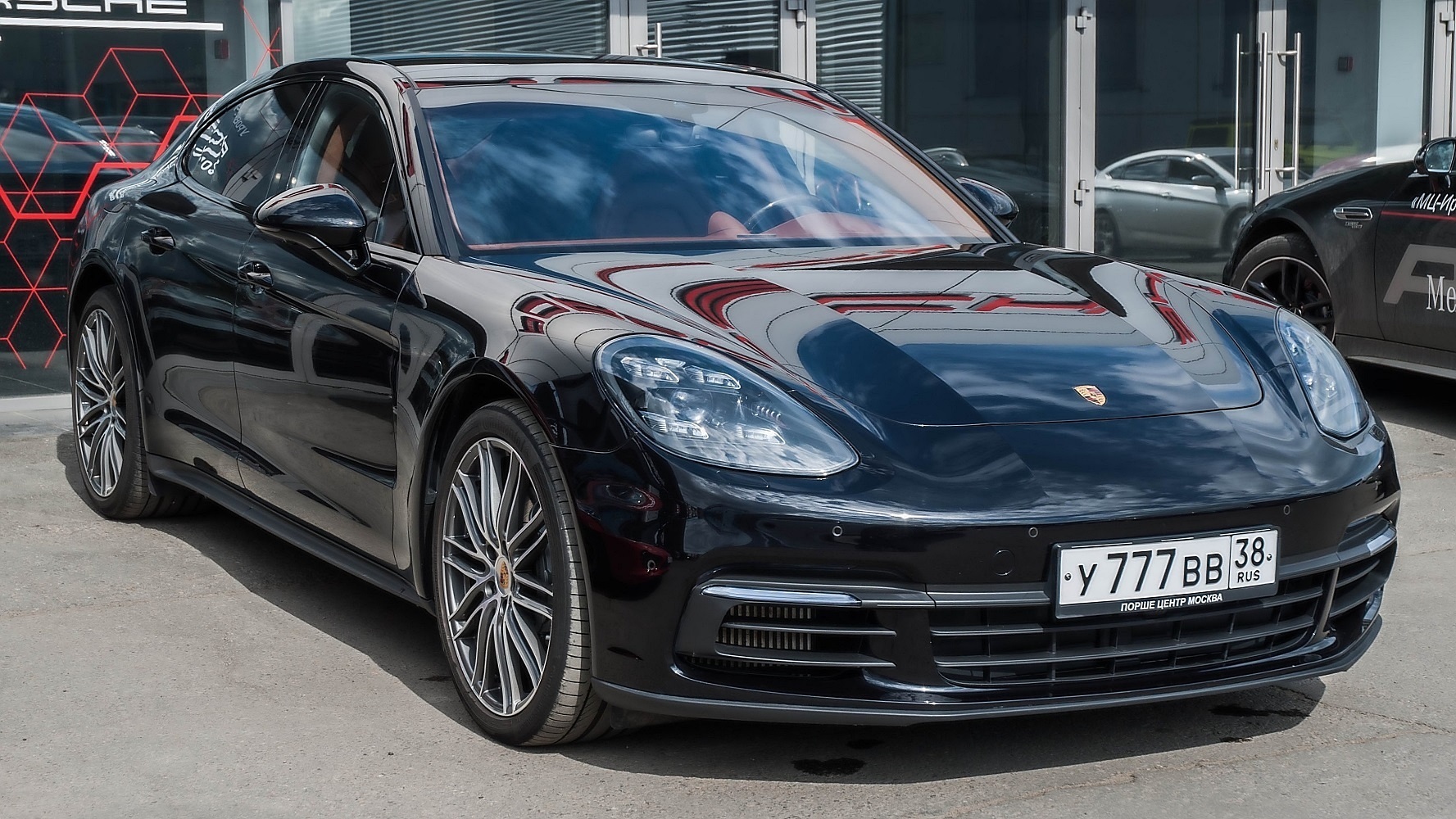 у 777 вв 38, Porsche Panamera 2nd gen Fastback (971), 2016–2023