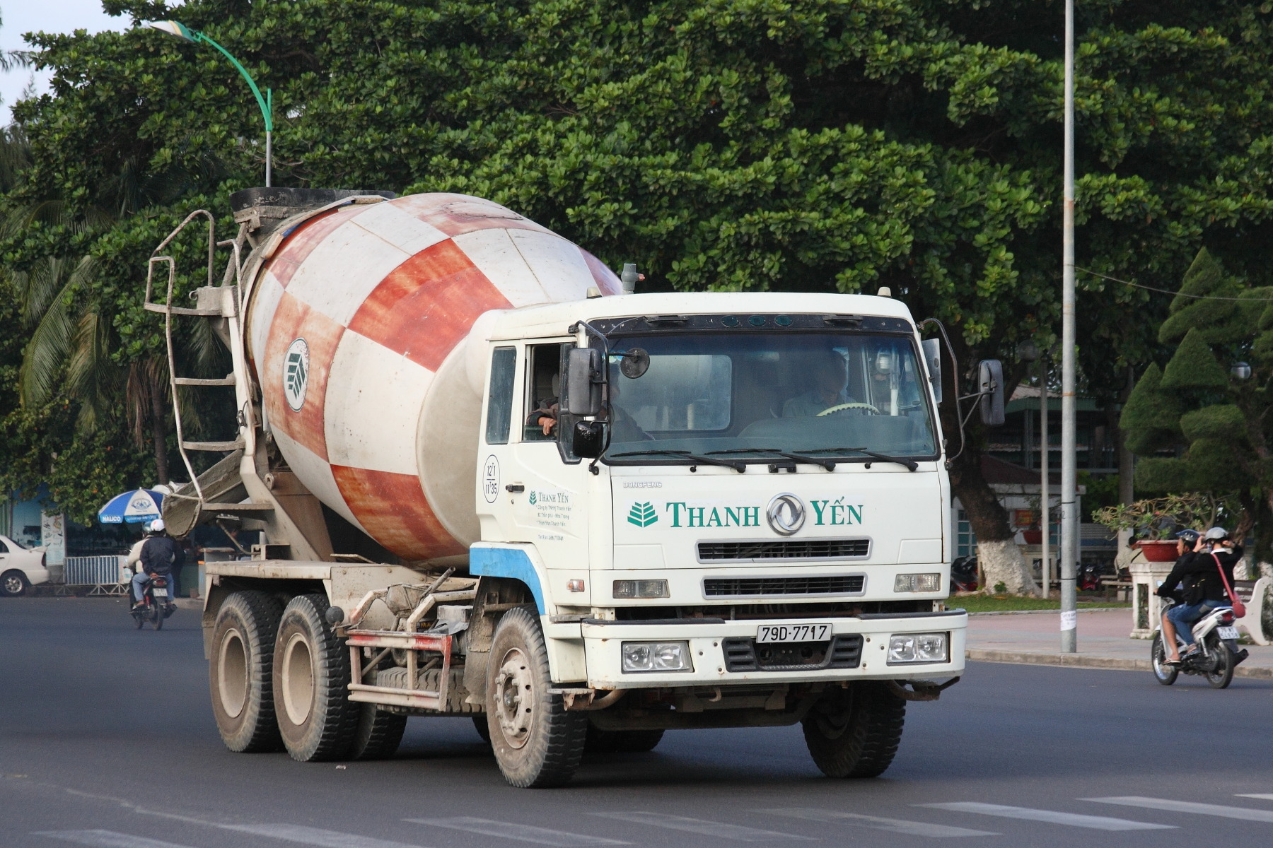 79D-7717, DongFeng Chenglong 