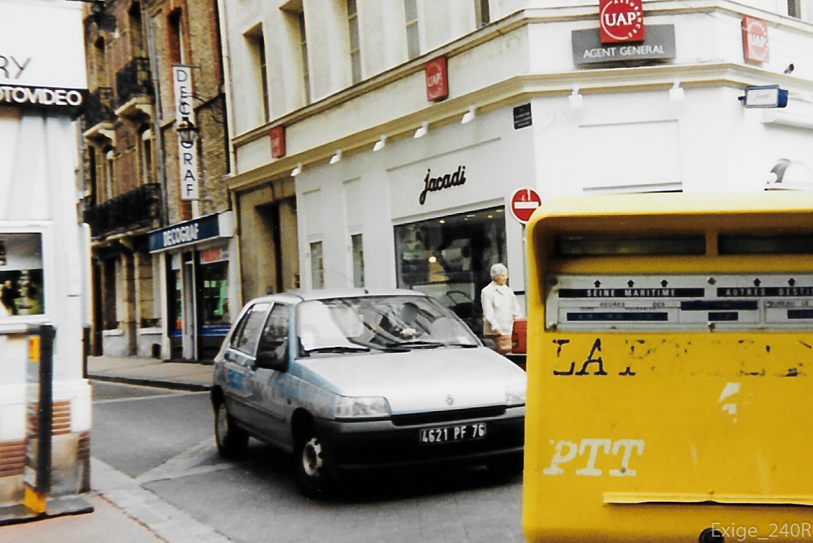 4621 PF 76, Renault Clio 1st gen 5-door Hatch (B57), 1990–1996