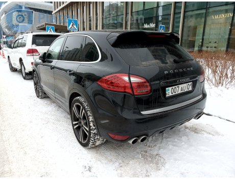 007 AU 01, Porsche Cayenne