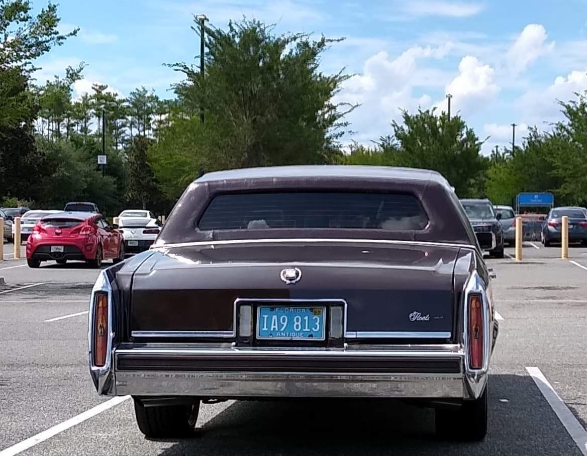 IA9 813, Cadillac Brougham 