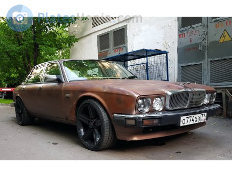 о774хв77, Jaguar XJ