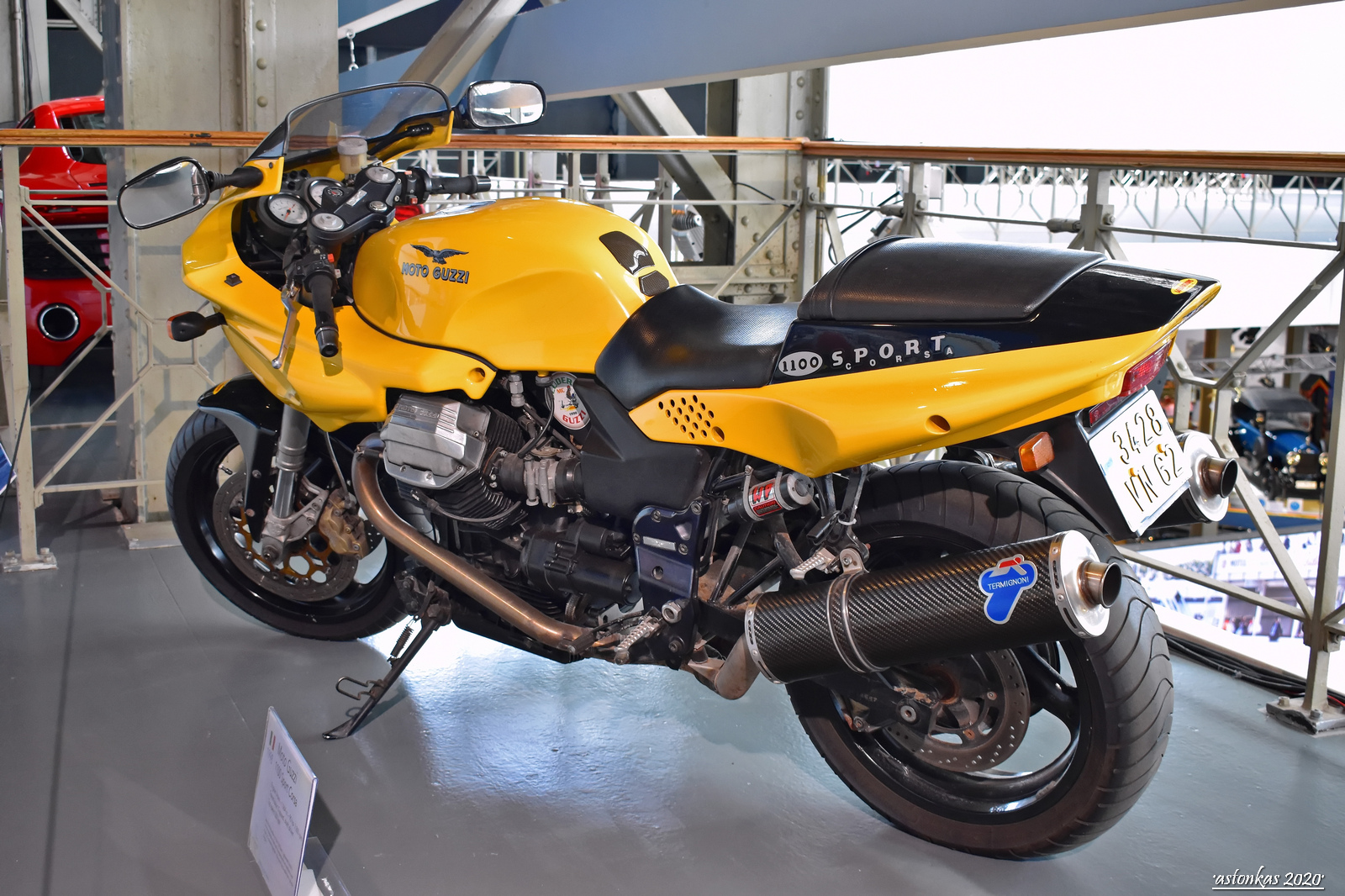 3428 VN 62, Moto Guzzi 1100 Sport 