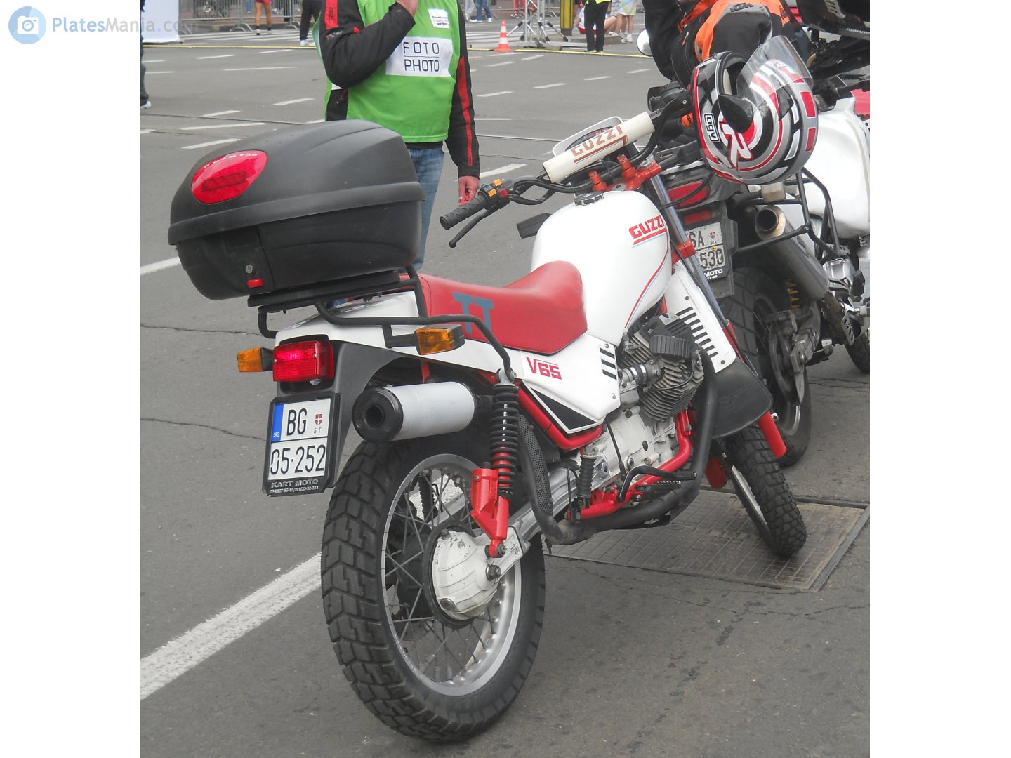 BG 05-252, Moto Guzzi V65 