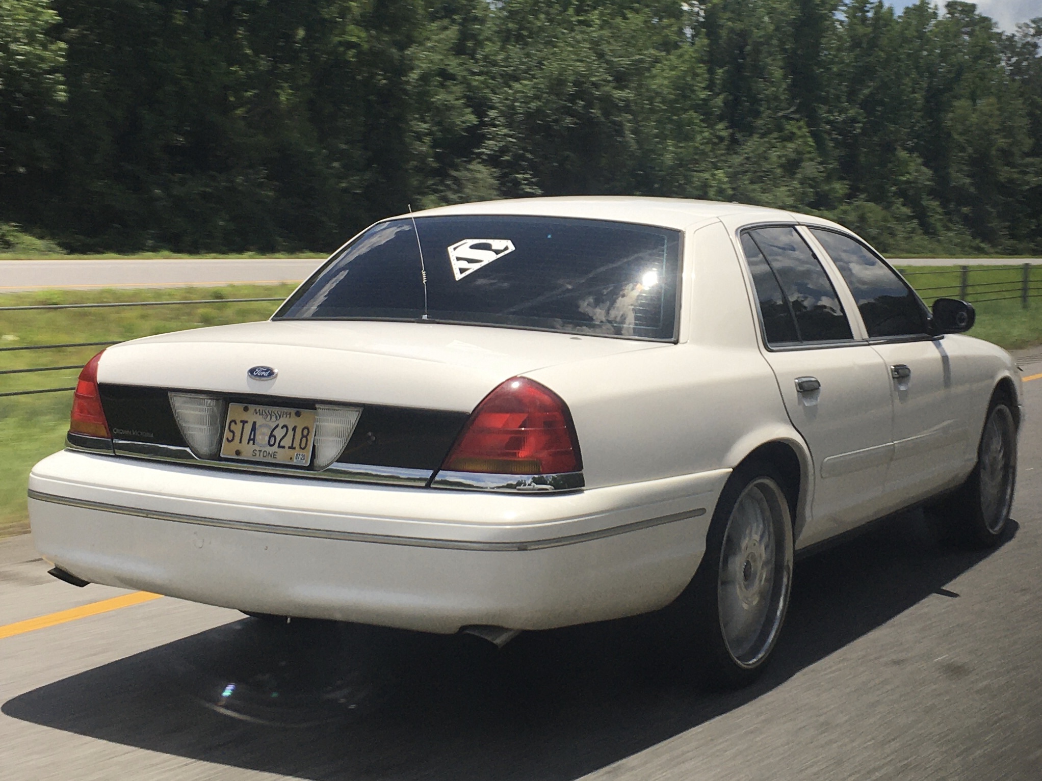 STA 6218, Ford Crown Victoria 2nd gen (EN114), 1997–2012