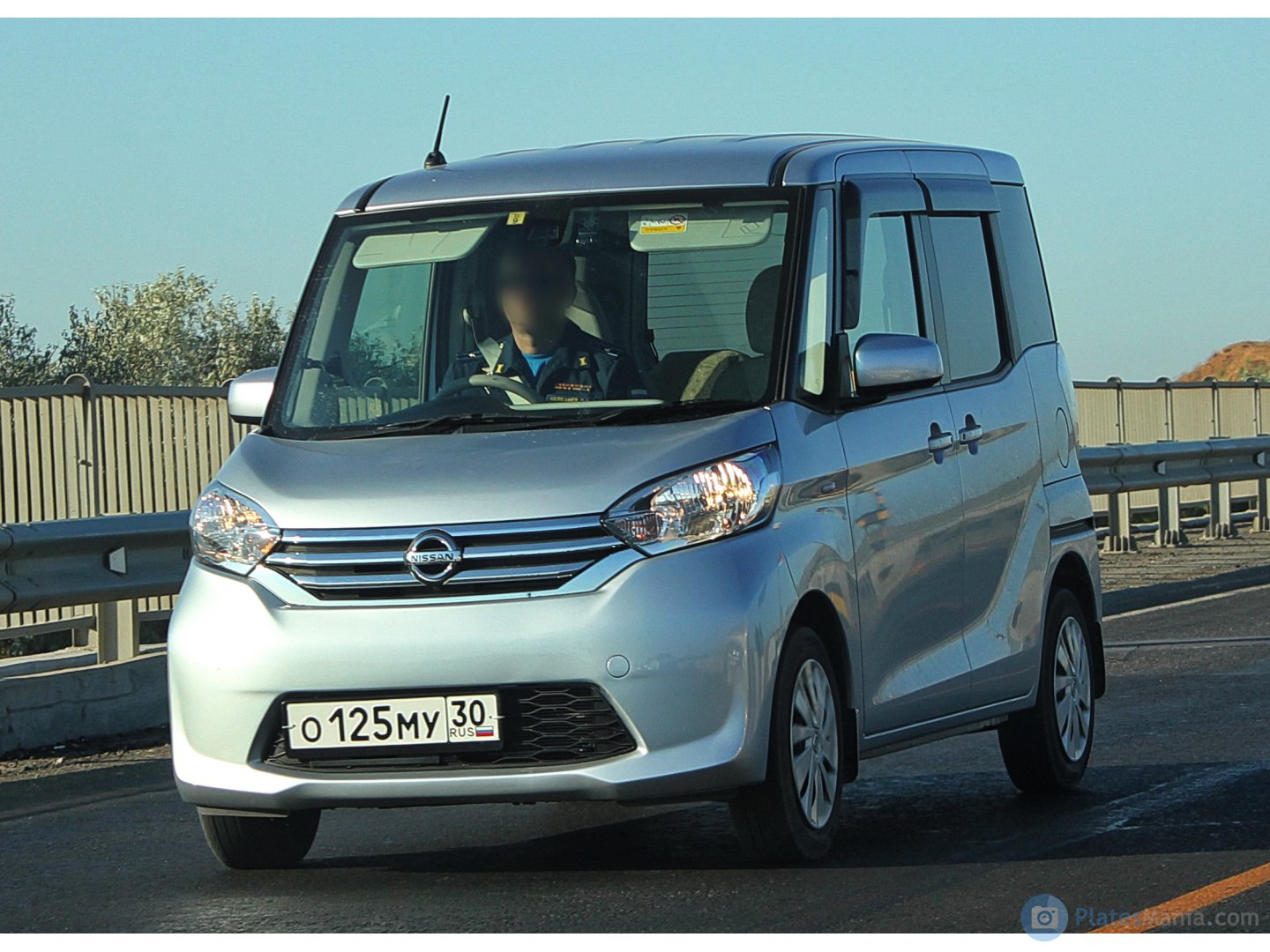 о 125 му 30, Nissan DAYZ Roox 