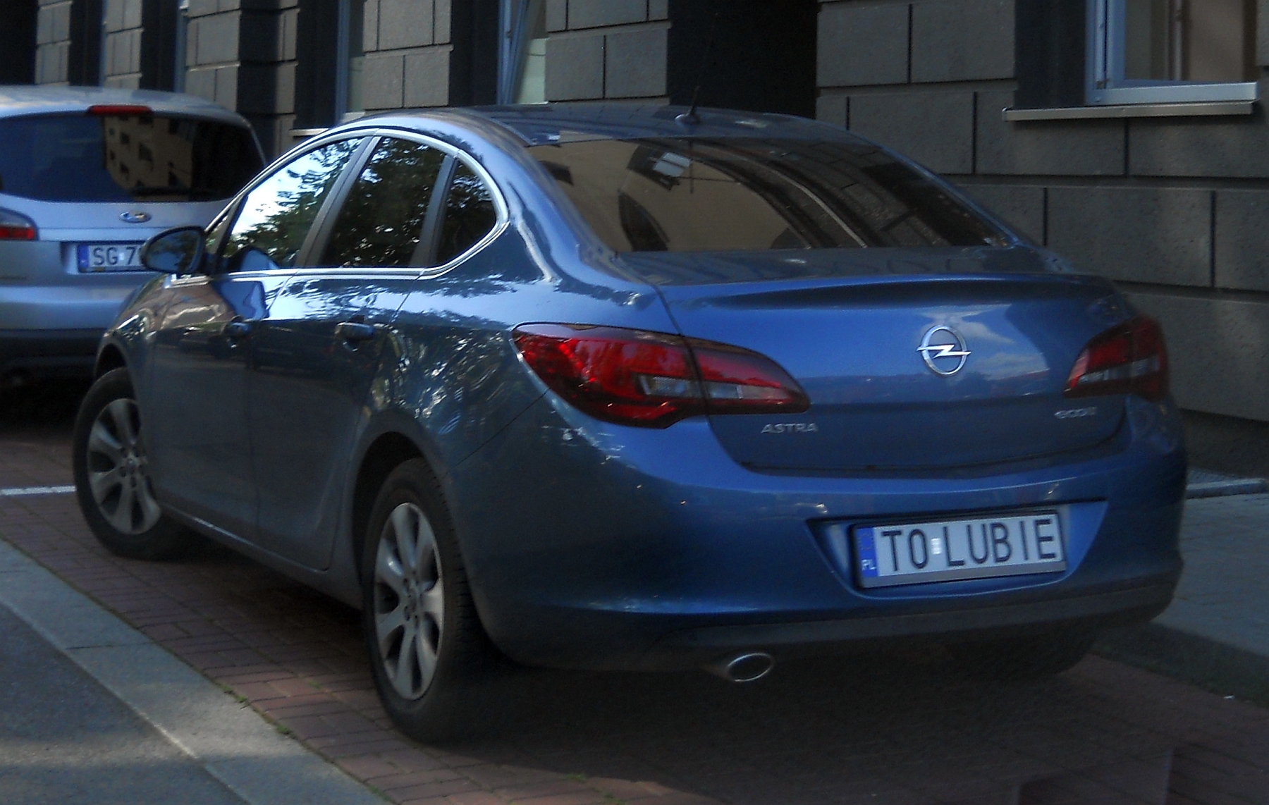 T0 LUBIE, Opel Astra 4th gen Hatch (J; P10), 2009–2015