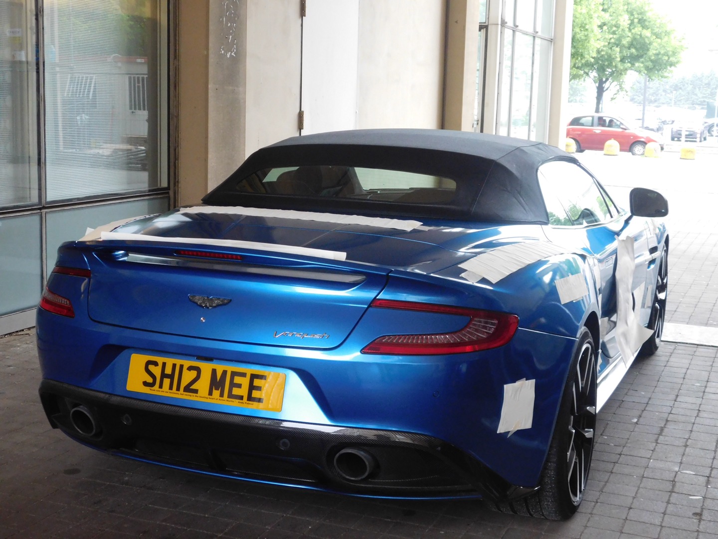 SH12MEE, Aston Martin Vanquish 2nd gen Volante, 2013–2018