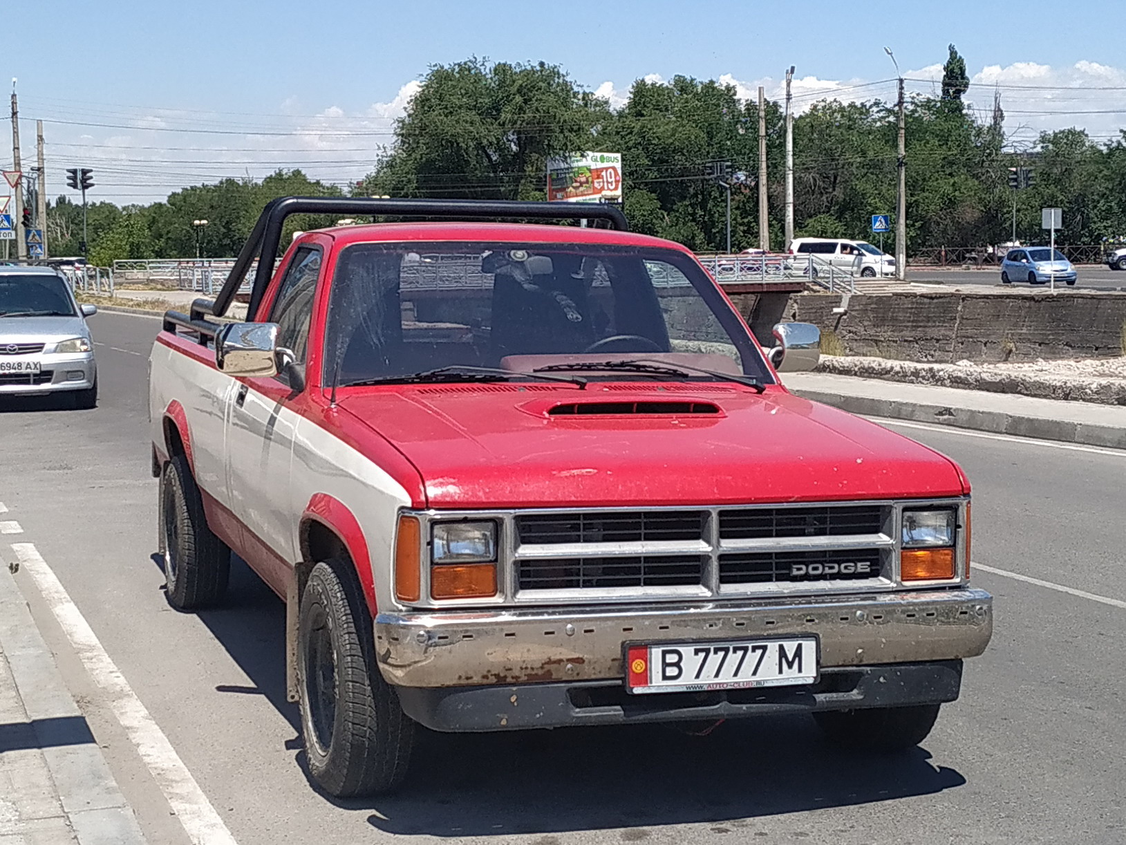 B 7777 M, Dodge Dakota 1st gen (AN), 1986–1996