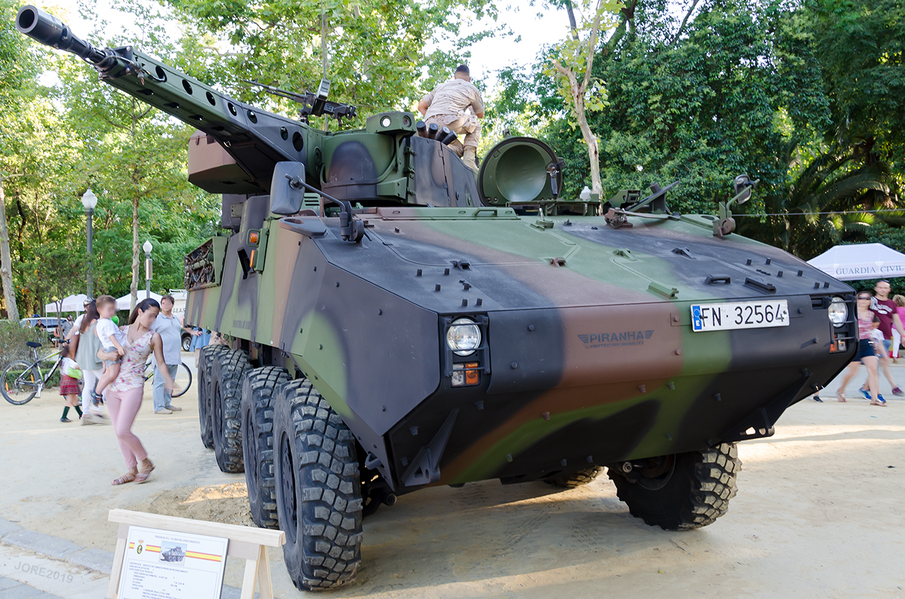FN 32564, MOWAG Piranha 