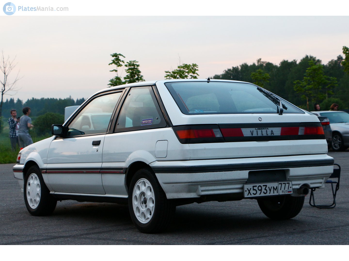 х 593 ум 777, Nissan Liberta Villa 2nd gen Hatch (N13), 1986–1990