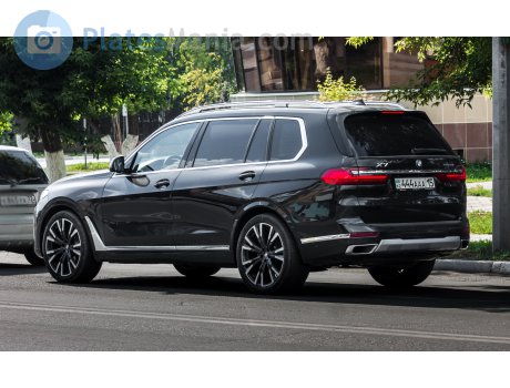 444 AAA 15, BMW X7