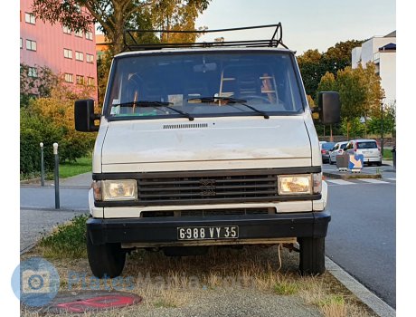 6988 VY 35, Peugeot J5