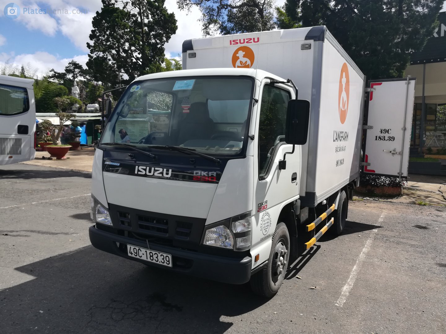 49C-183.39, Isuzu Q-Series 