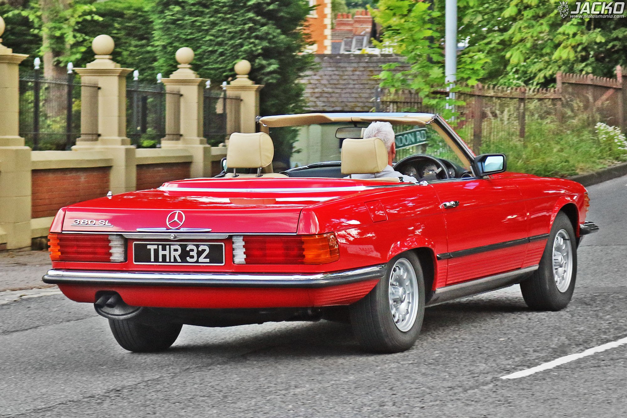 THR32, Mercedes-Benz SL-Klasse 3rd gen (R107), 1971–1989