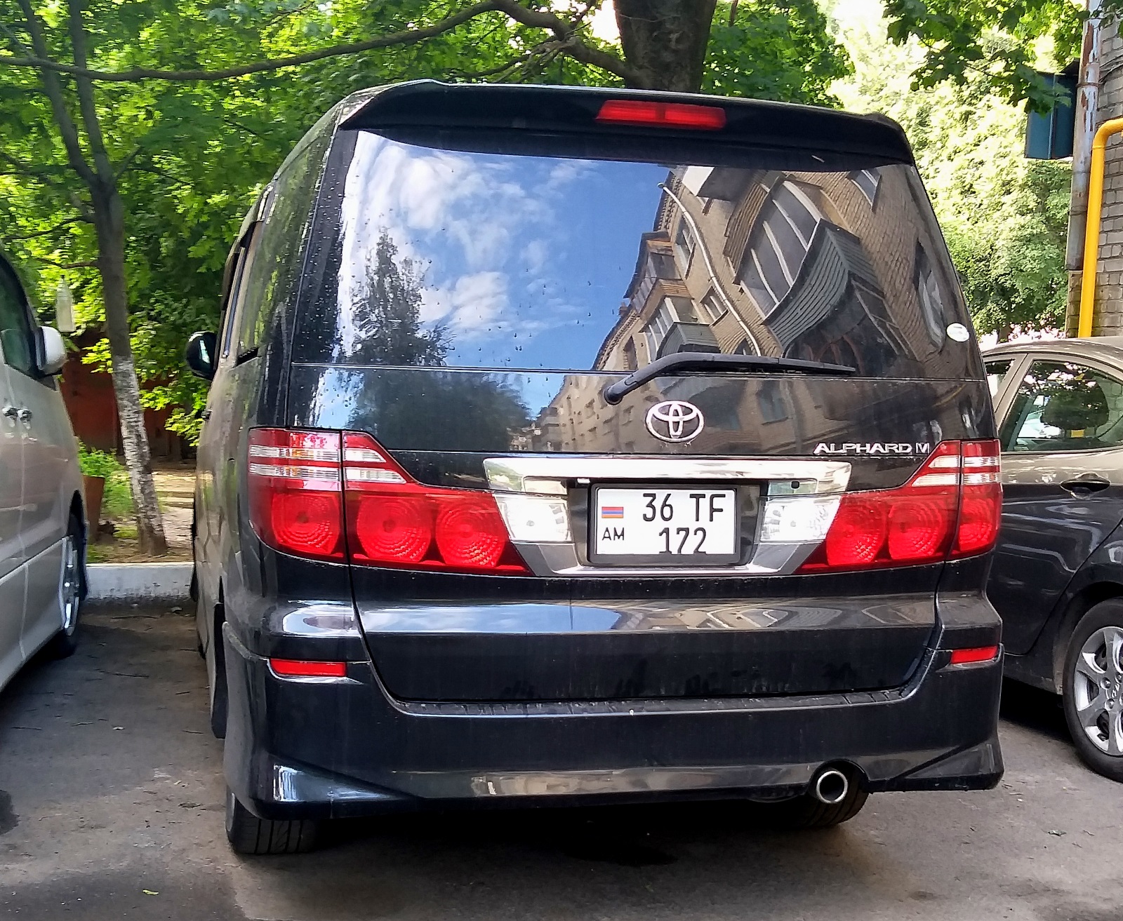 36 TF 172, Toyota Alphard 1st gen (G/V) (AH10), 2002–2008