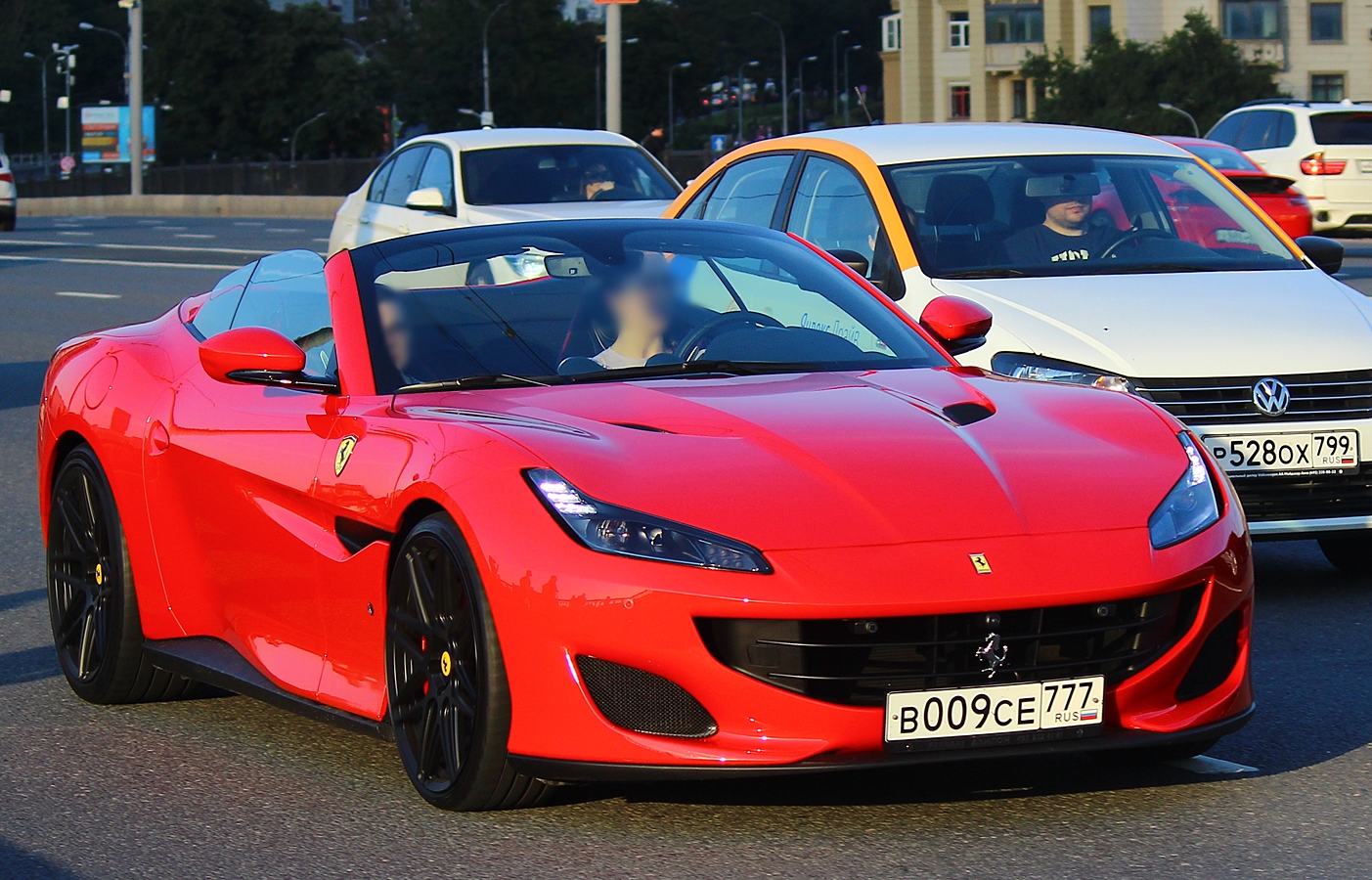 в 009 се 777, Ferrari Portofino 1st gen (F164), 2017–2021
