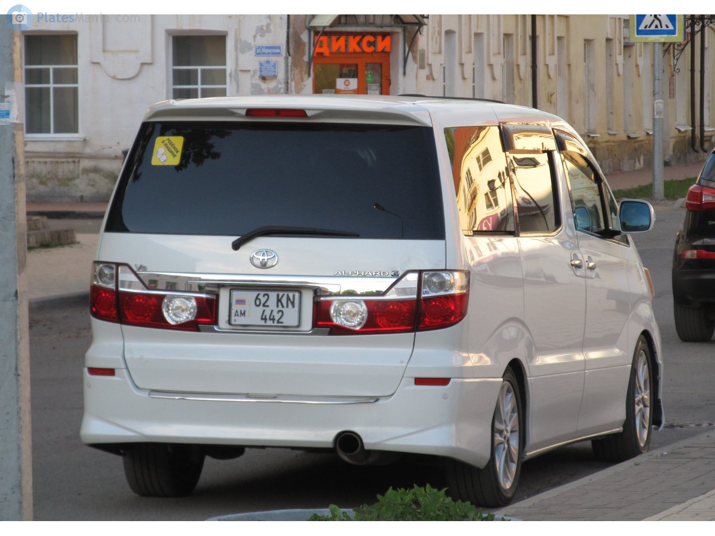 62 KN 442, Toyota Alphard 1st gen (G/V) (AH10), 2002–2008