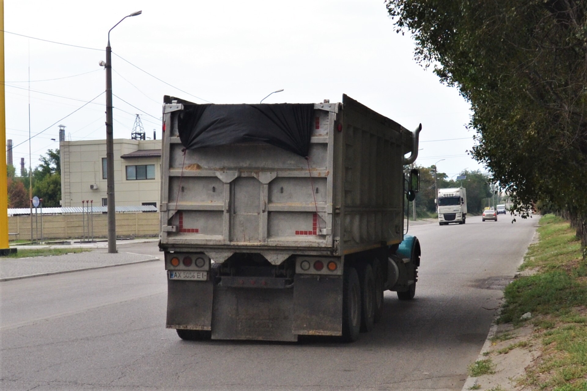 AX 5056 EI, Peterbilt 357 