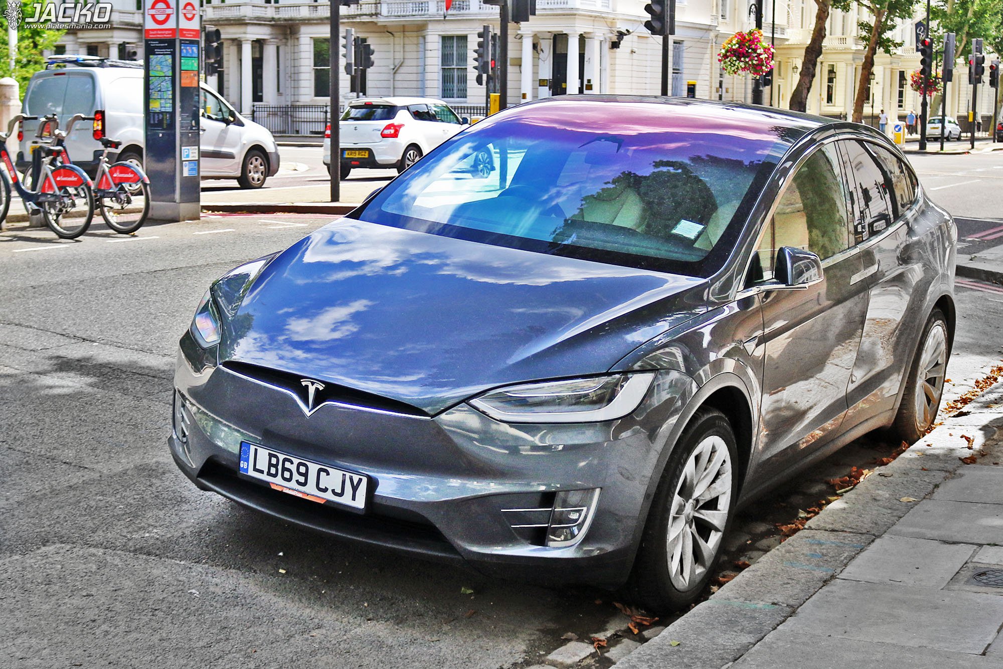 LB69CJY, Tesla Model X 1st gen (5YJX), 2015–