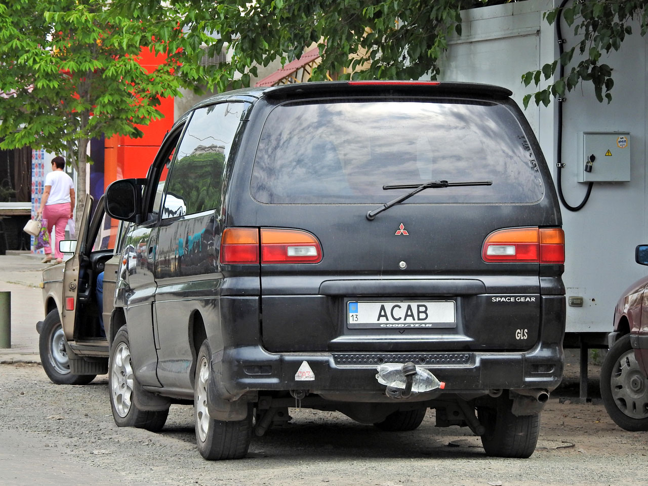 13 ACAB, Mitsubishi Space Gear 