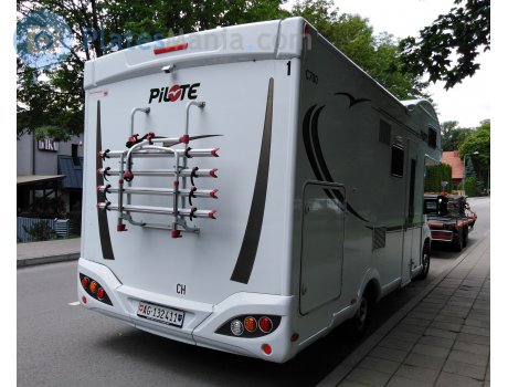 AG 132411, Pilote C-Series