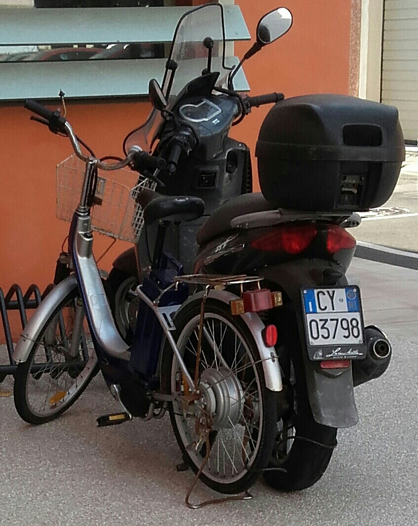 CY 03798, Aprilia SportCity 