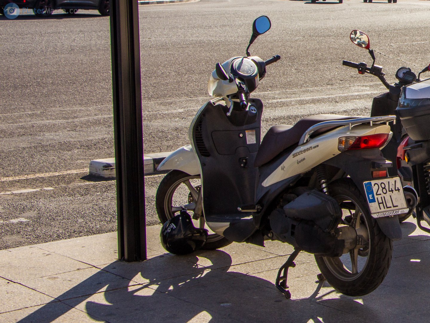 2844 HLL, Suzuki SIXteen 