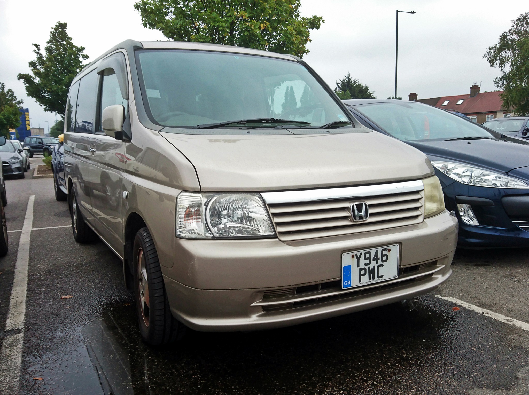 Y946PWC, Honda Stepwgn 2nd gen (RF3), 2001–2005