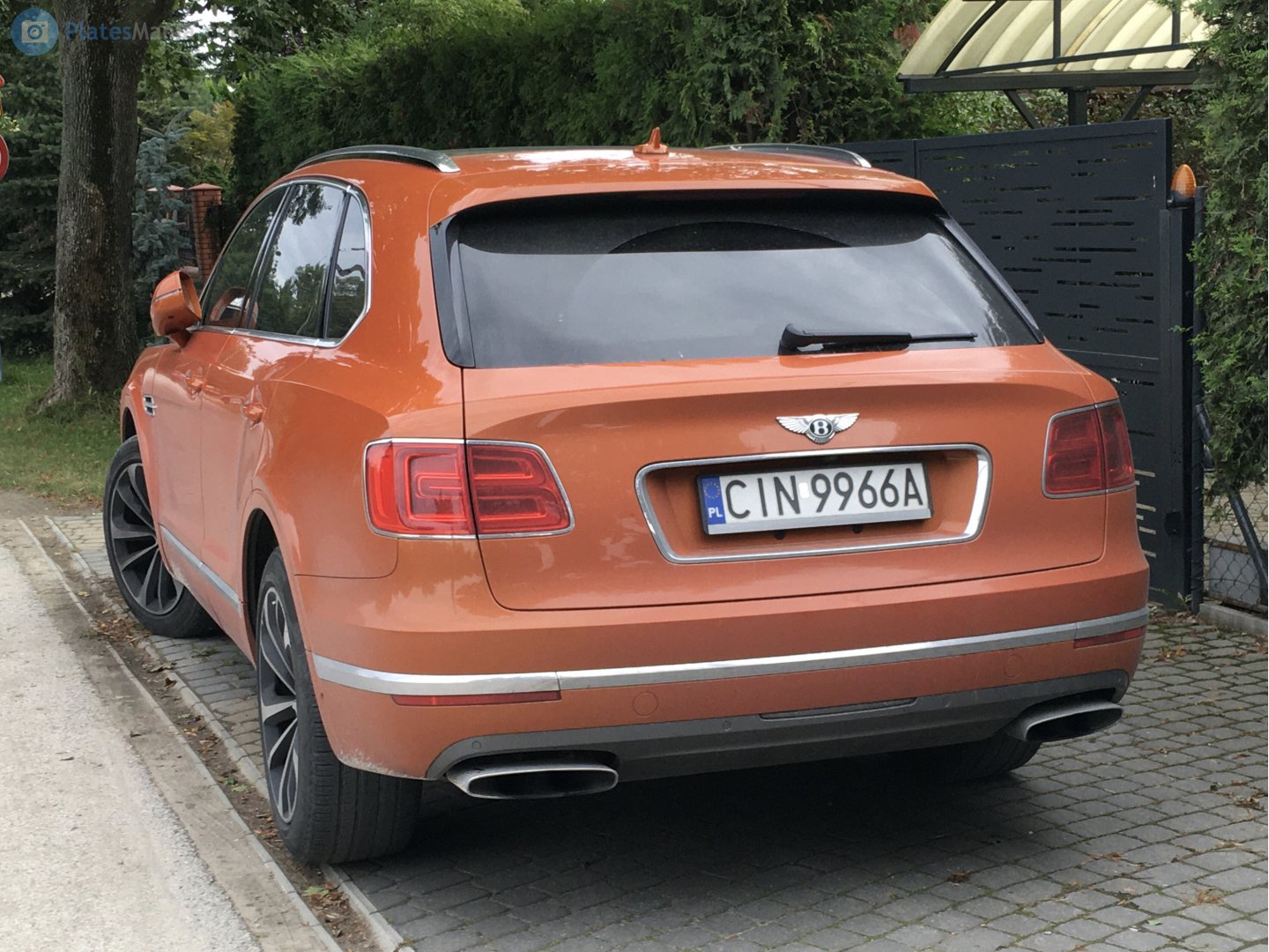 CIN 9966A, Bentley Bentayga 1st gen (PL71), 2016–2020