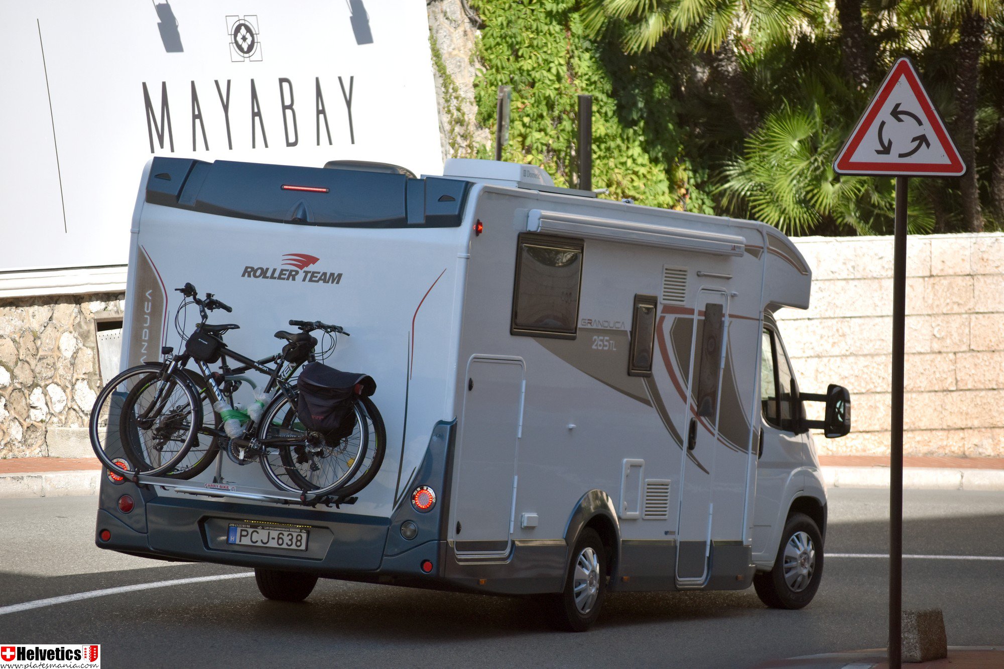 PCJ-638, Roller Team Granduca 