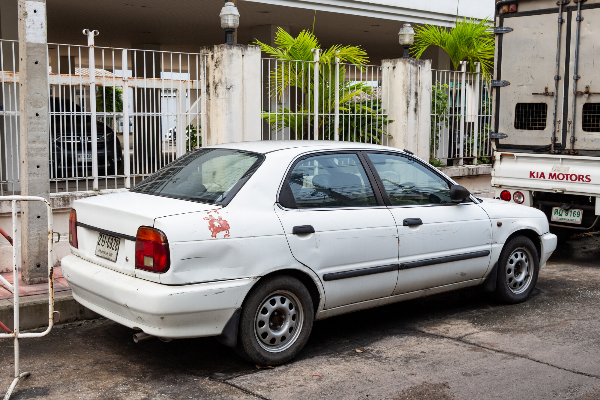 2ษ-6828, Suzuki Esteem 2nd gen Sedan (SY), 1996–2002