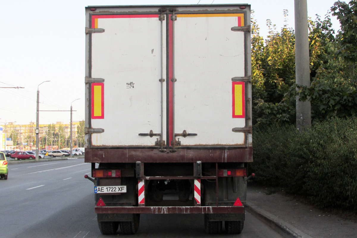 AE 1722 XF, MAZ 8378 