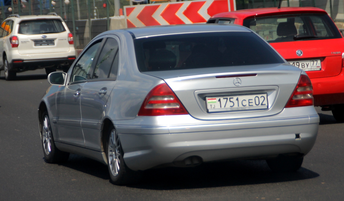 1751CE02, Mercedes-Benz C-Klasse 2nd gen Sedan (W203), 2000–2007