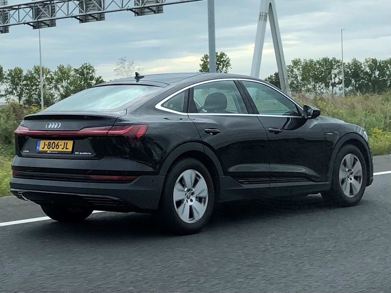 J-806-JL, Audi e-tron 1st gen Sportback (GEA), 2020–2022