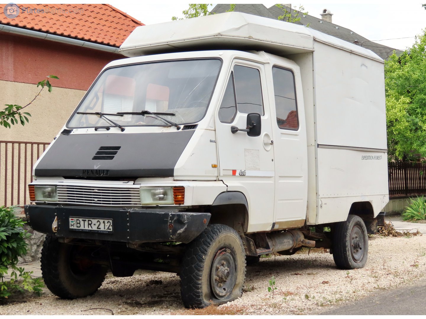 BTR-212, Renault B-Gamme (Messenger) 