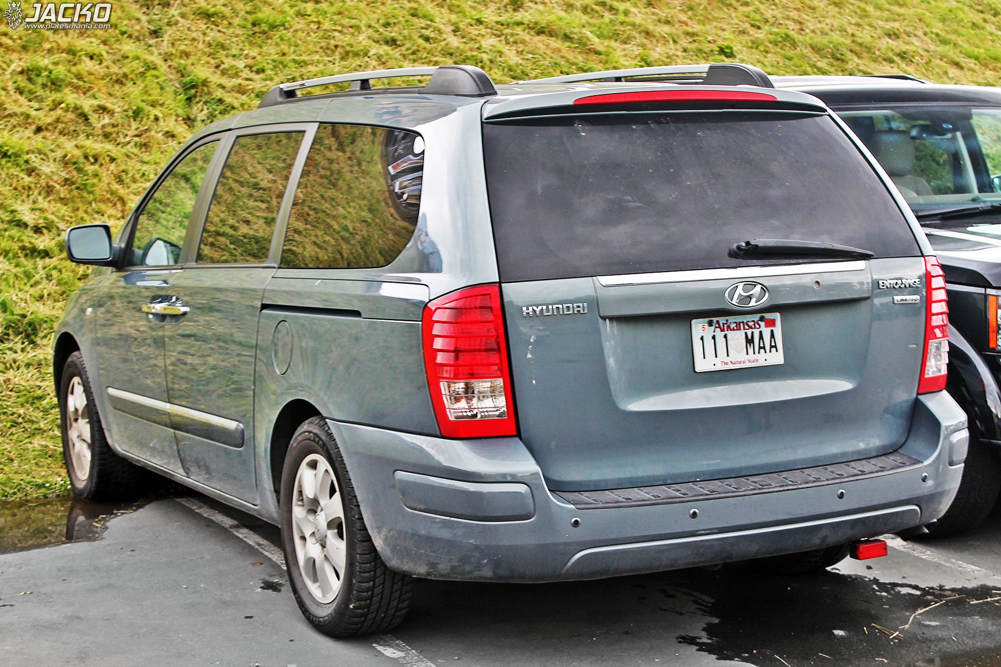 111 MAA, Hyundai Entourage 1st gen (VQ; NA-market), 2007–2010