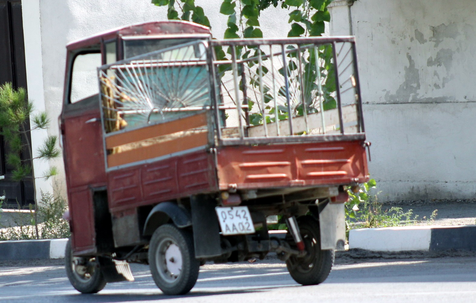 0542 AA 02, TMZ Муравей 