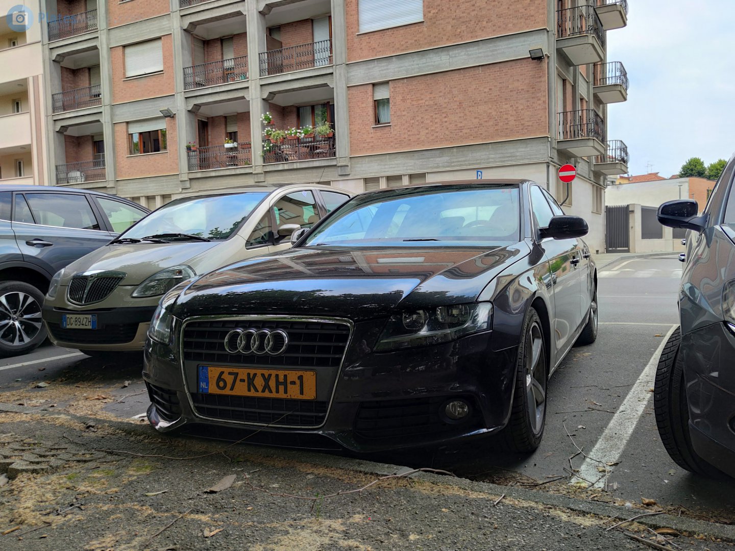 67-KXH-1, Audi A4 4th gen Sedan (B8/8K2), 2007–2012